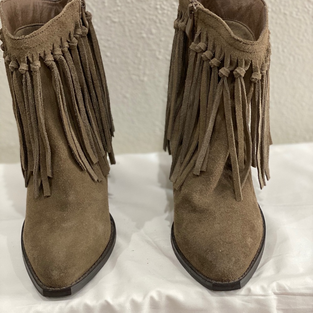 Fringe booties Excellent condition - Picture 2 of 2